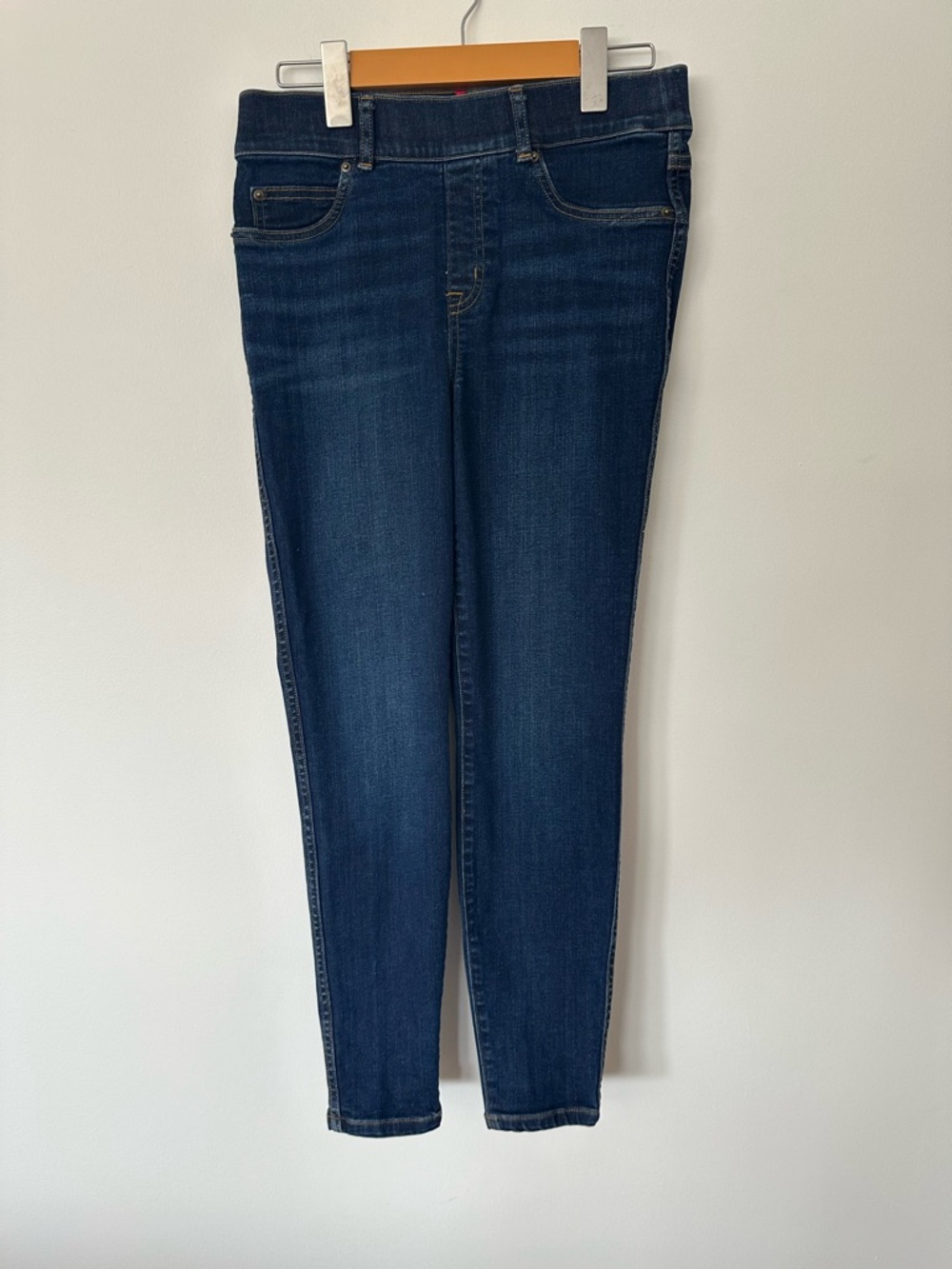 SPANX Shaping Dark Wash Skinny Pull On Stretch Denim Jeans Size Small Classic - Picture 2 of 8
